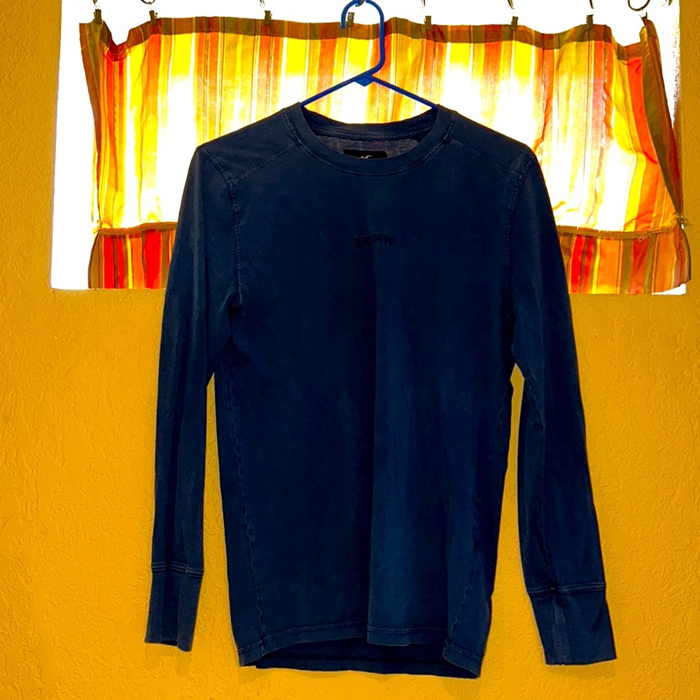 Hollister extra small long sleeve. Very good condition. Dark blue.
